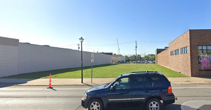 Village Motel (Village Inn of Dearborn) - 2022 Street View (newer photo)